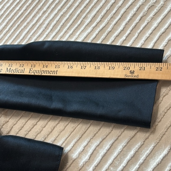 Albert Nipon Navy Wool Silk Blend  short Jacket/Blazer Sz 10 two button classic - Picture 10 of 10